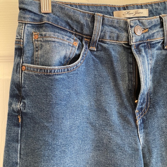 3/$40 Mavi Mom Jeans - Picture 4 of 4